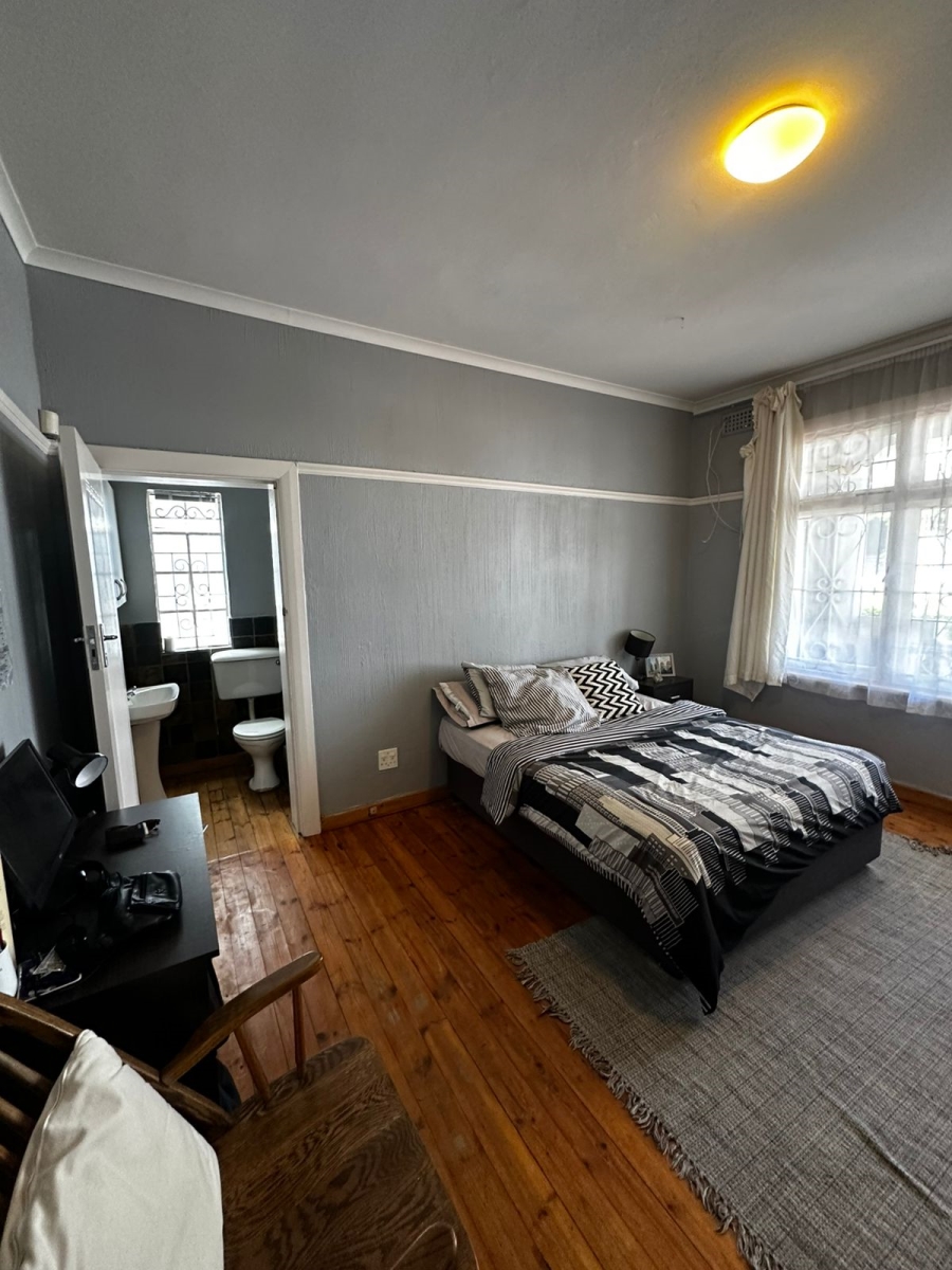 2 Bedroom Property for Sale in Sea Point Western Cape